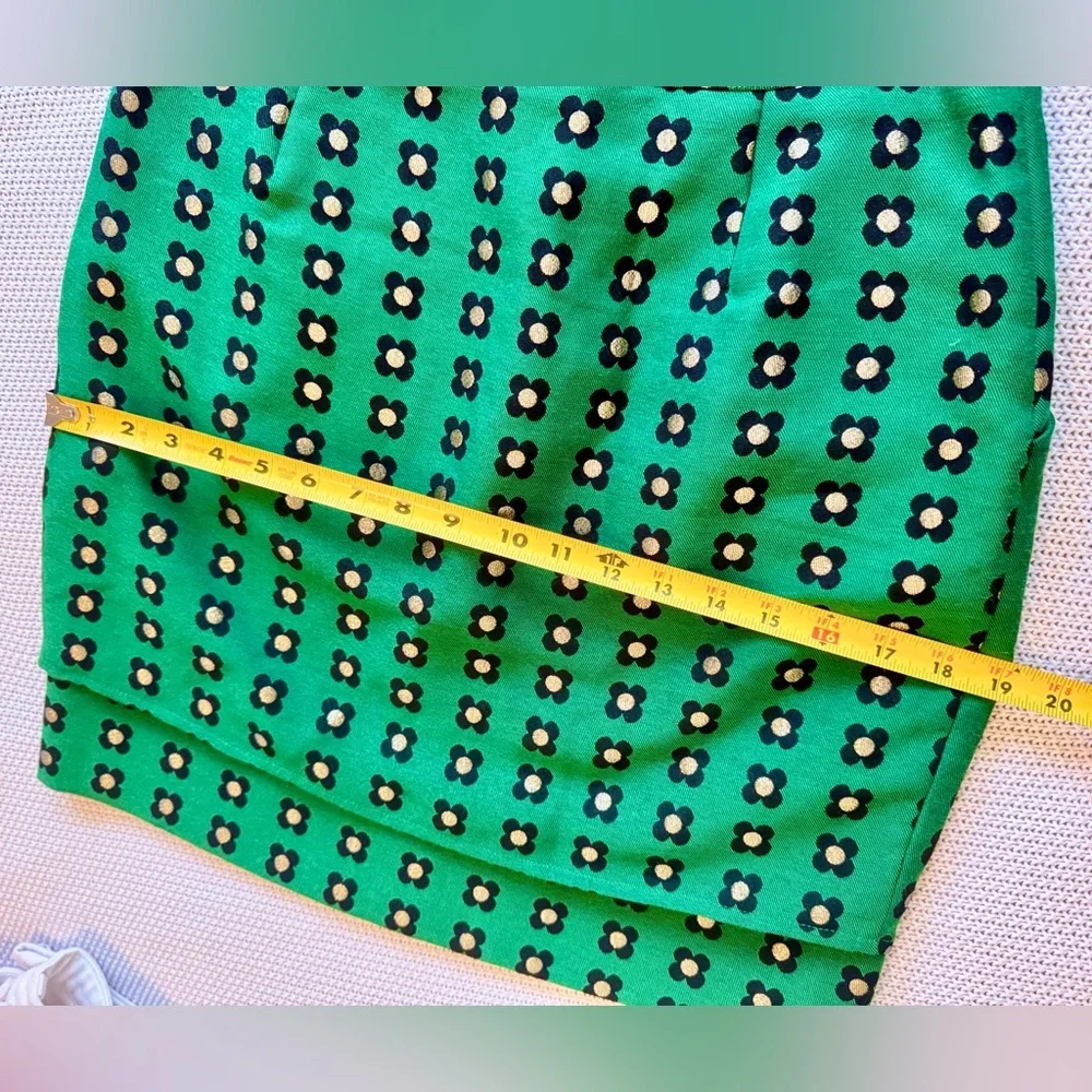 ANTHROPOLOGIE + HD in Paris Green & Gold Patterned Mini Skirt